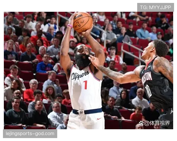 哈登挡拆制造威胁提升火箭关键时刻得分效率