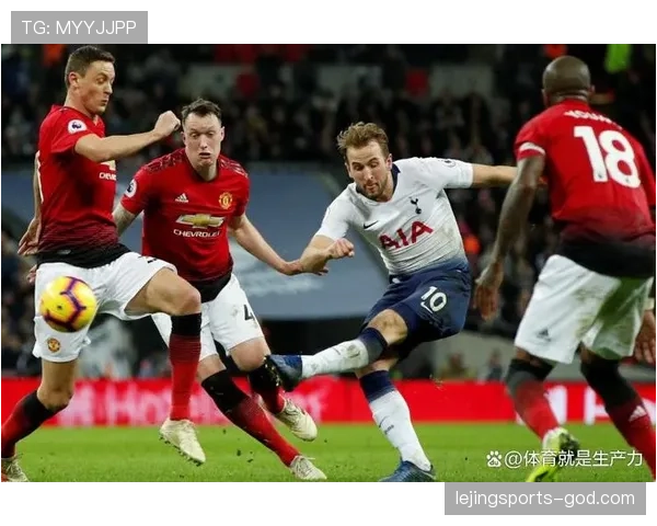 曼联争四形势趋紧，与顶级球队差距仍存