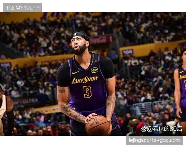 朱利叶斯·兰德尔挡拆中投效率跃升 拉开与常规赛表现差距